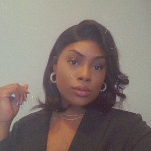 Meet your Posher, Aliya